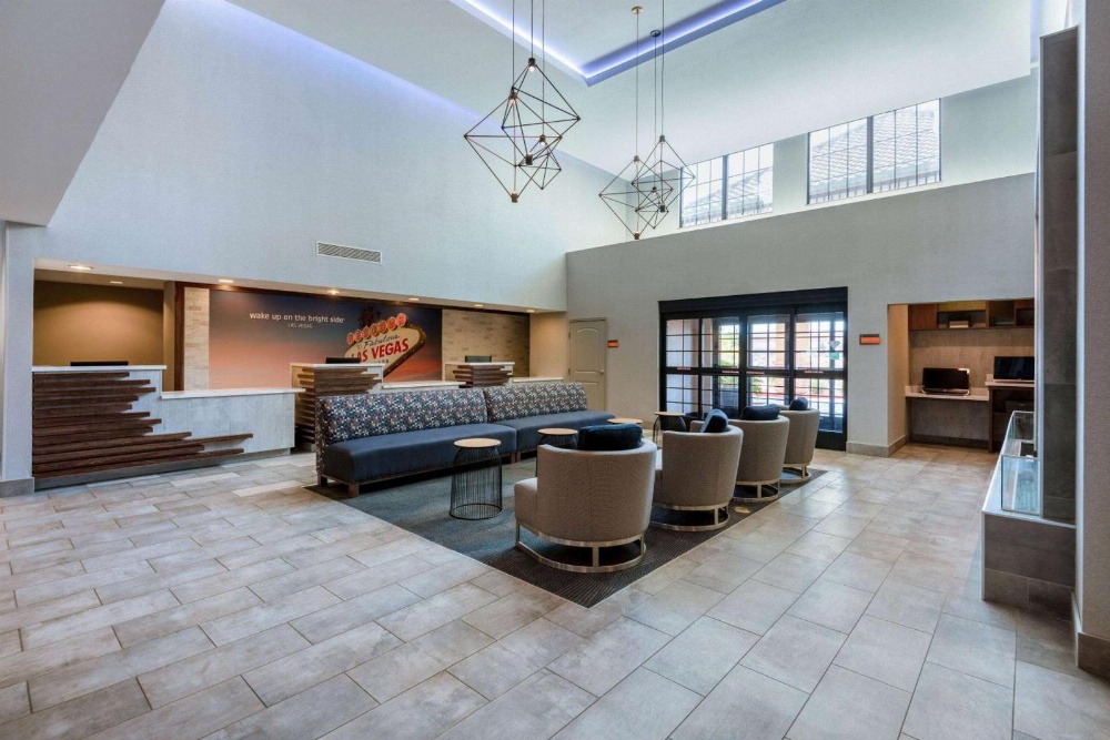 La Quinta Inn & Suites by Wyndham Las Vegas Airport South