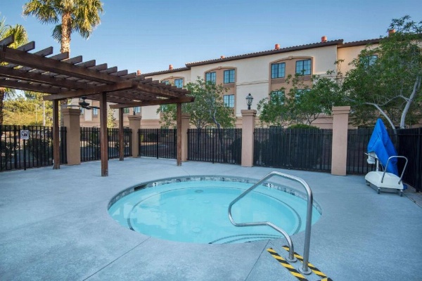 La Quinta Inn & Suites by Wyndham Las Vegas Airport South image 25